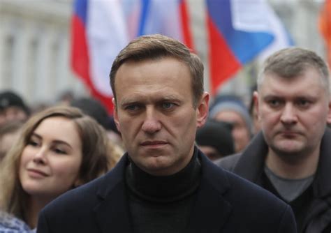 Il Caso Navalny: Un Enigmatico Intrigo di Avvelenamento e Politica Russa